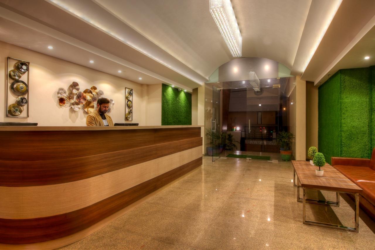 Atithi Suites - An Ahg Hotel Greater Noida Eksteriør bilde