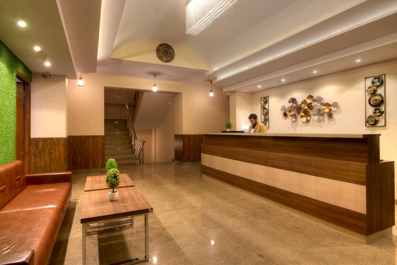 Atithi Suites - An Ahg Hotel Greater Noida Eksteriør bilde